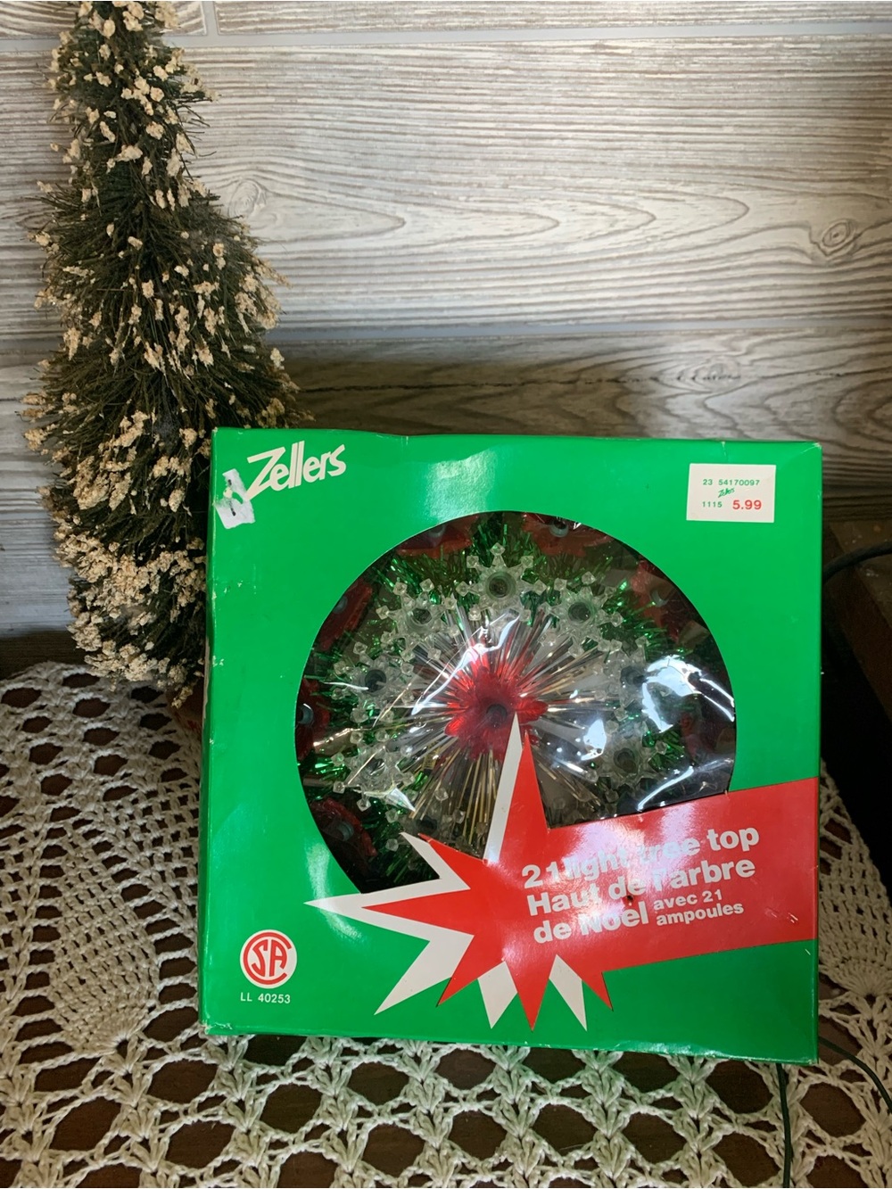 Vintage Christmas tree topper. Red and green lights